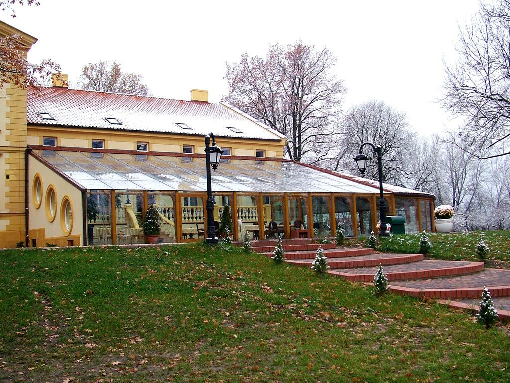 Palac Piorunow & Spa Hotel Kwiatkowice Exterior photo