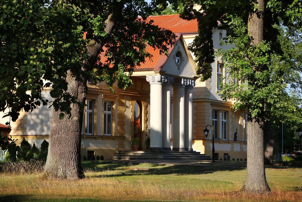 Palac Piorunow & Spa Hotel Kwiatkowice Exterior photo